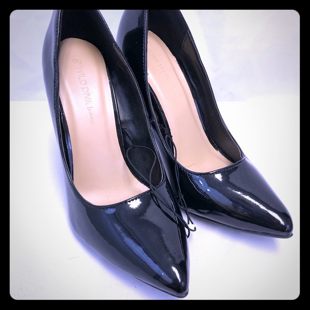 Black Pumps